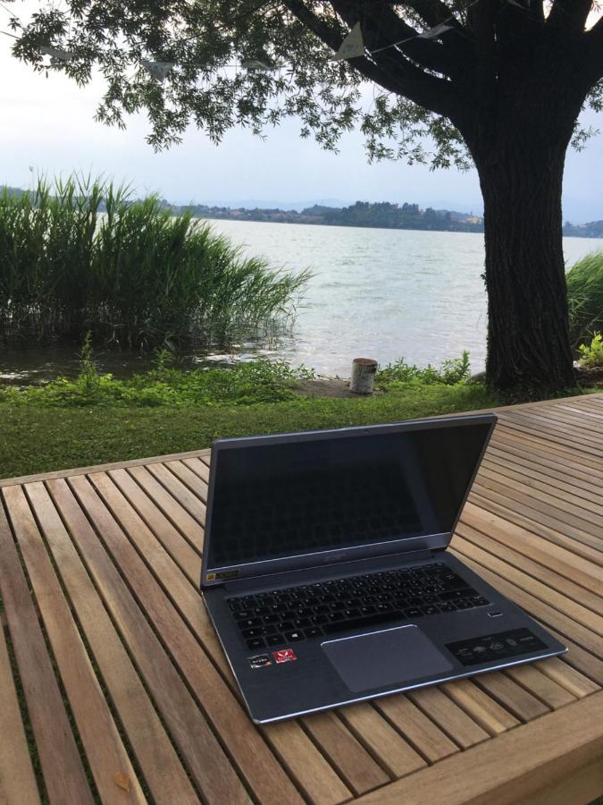 Appartamento Miralago Con Giardino Sul Lago Gavirate Exterior foto